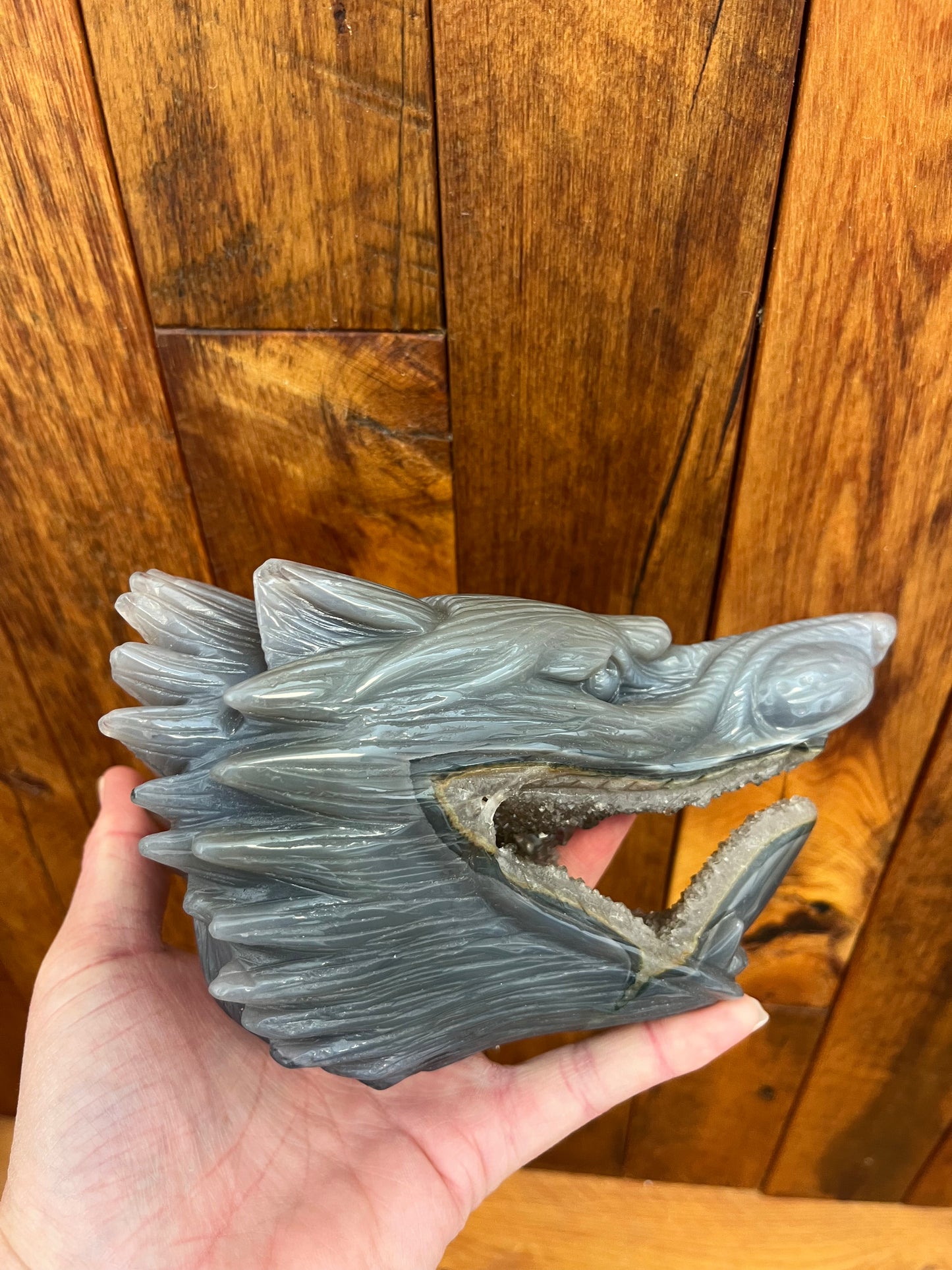 Agate Wolf Head (1194g)