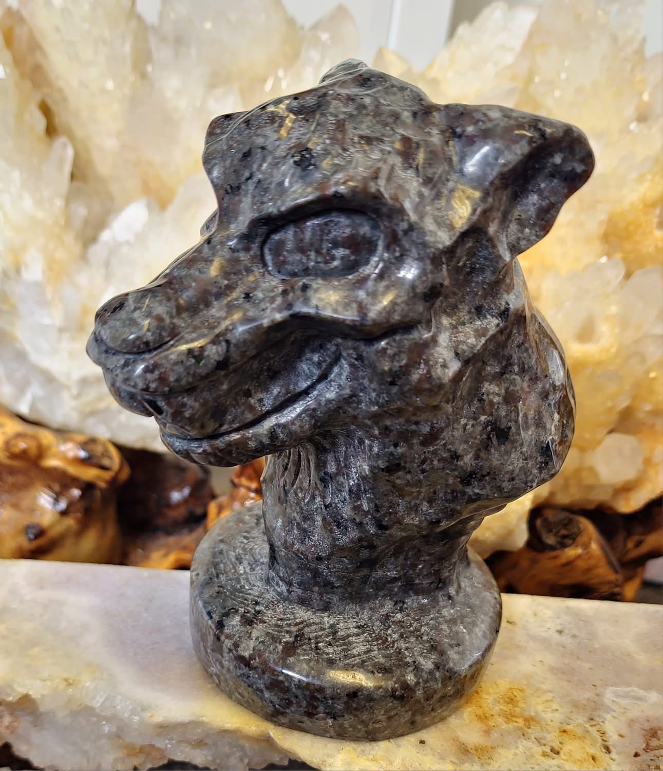 Yooperlite Wolf (1442g)
