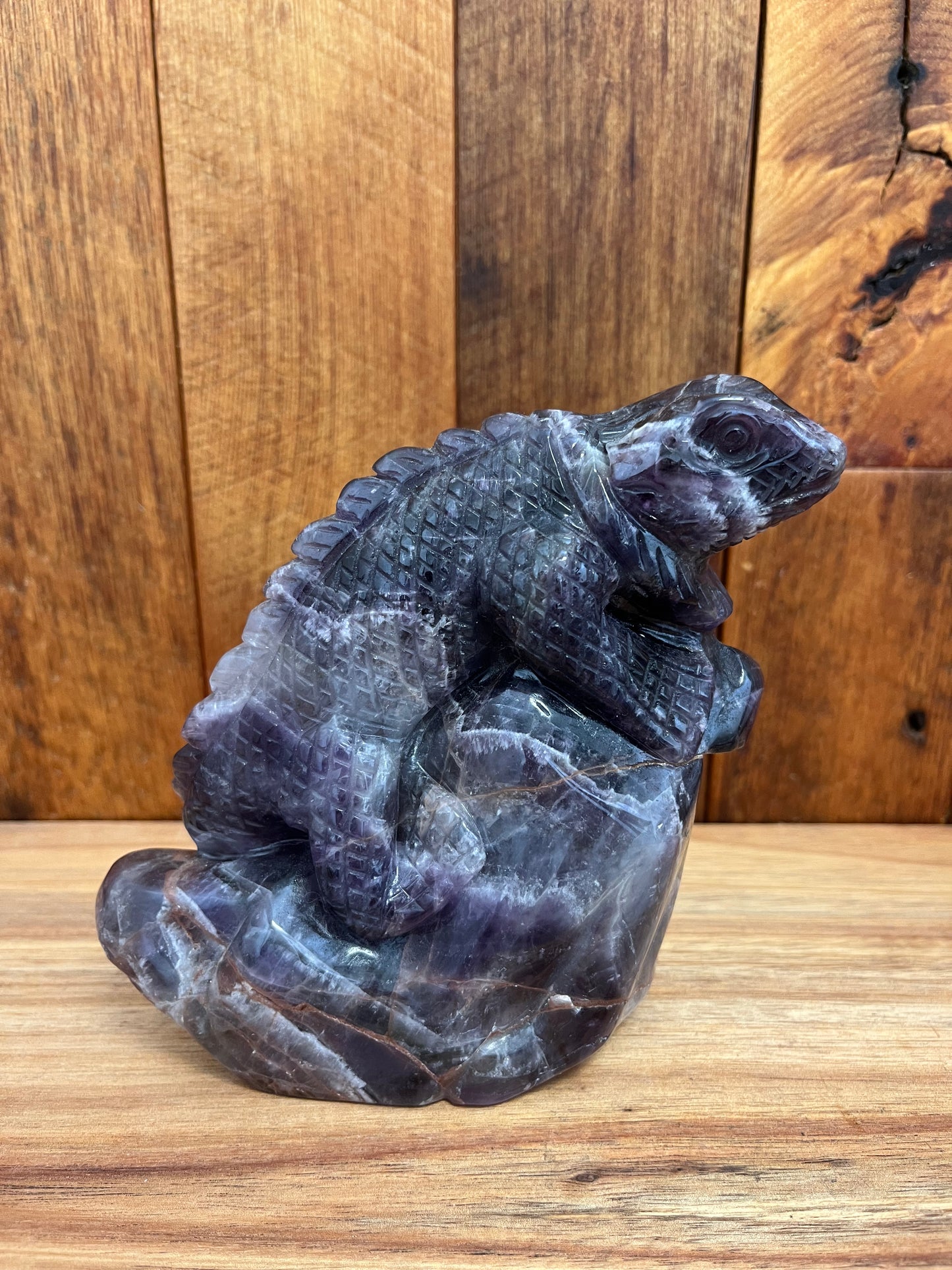 Dream Amethyst Lizard (970g)