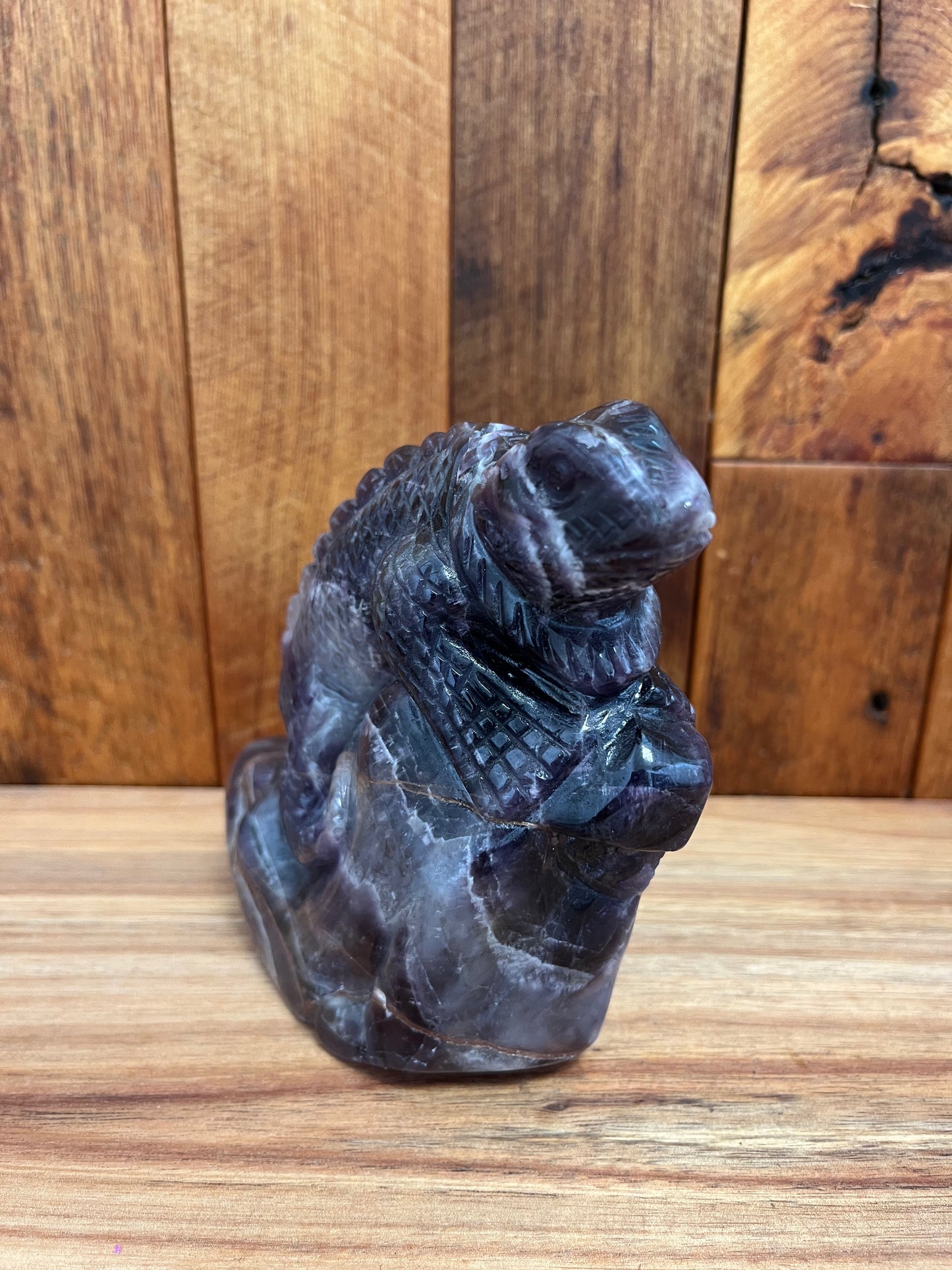 Dream Amethyst Lizard (970g)