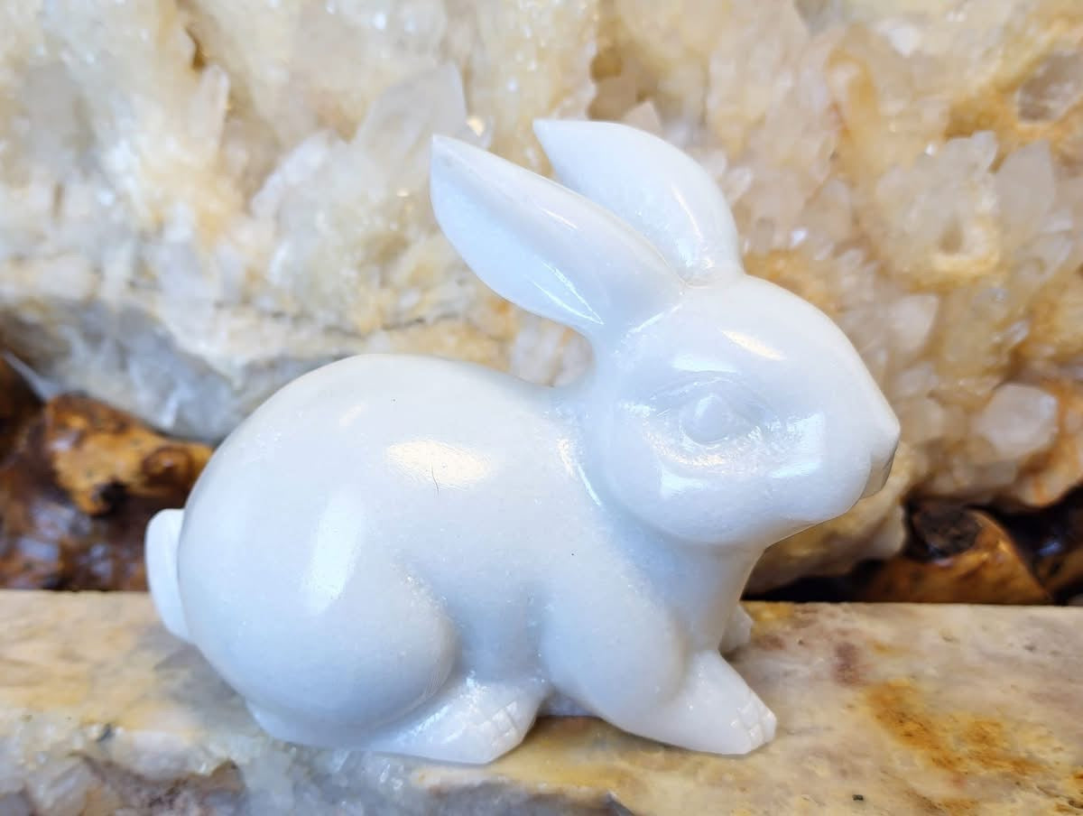 White Jade Rabbit (978g)