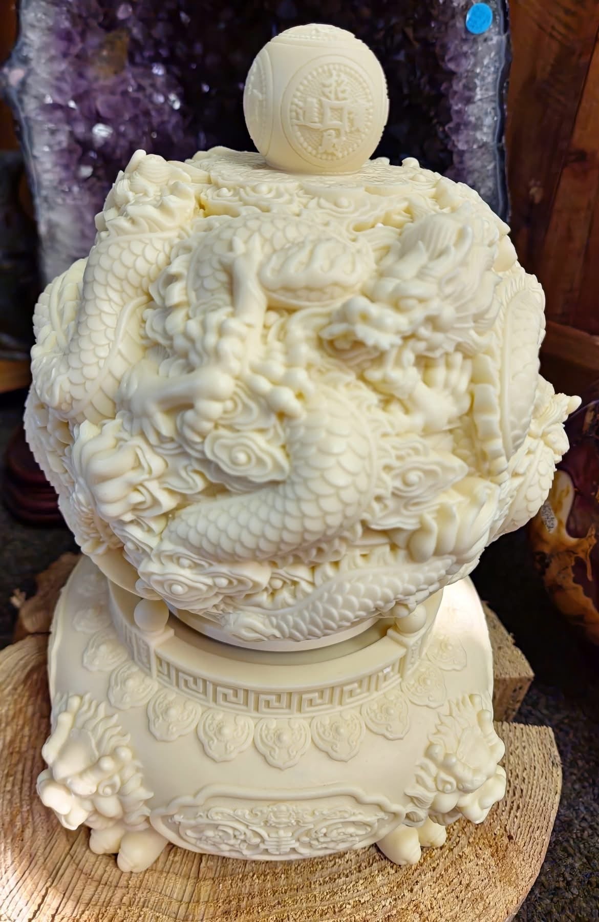 Ivory Nut Dragon Ball (2842g)