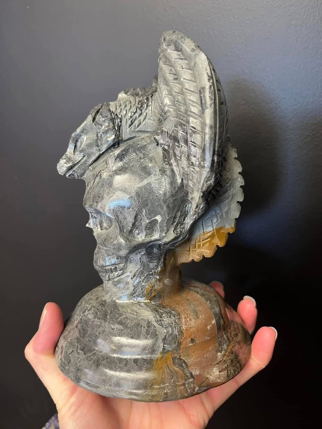 Jade Skull with Dragon (1818g)