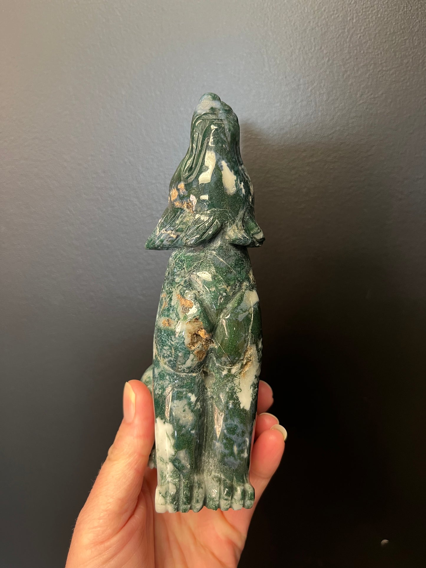 Moss Agate Wolf (632g)