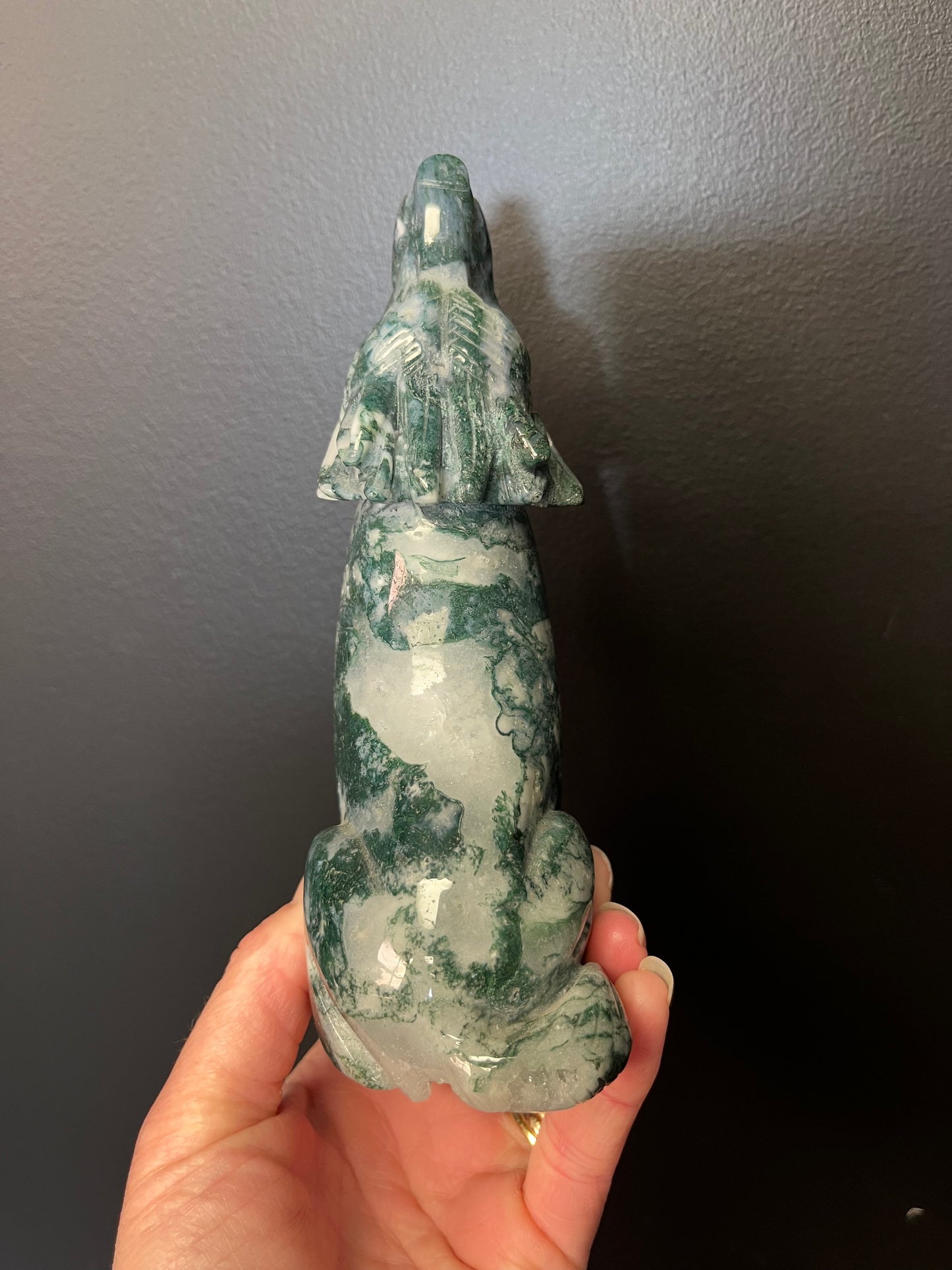Moss Agate Wolf (632g)