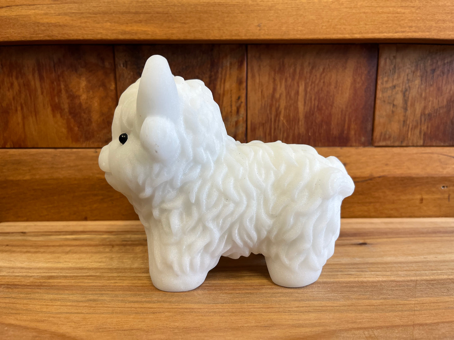 White Jade Highland Cow (1705g)