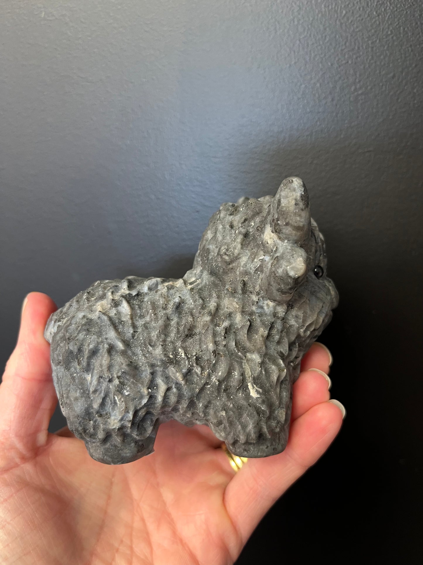 Larvikite Highland Cow (545g)