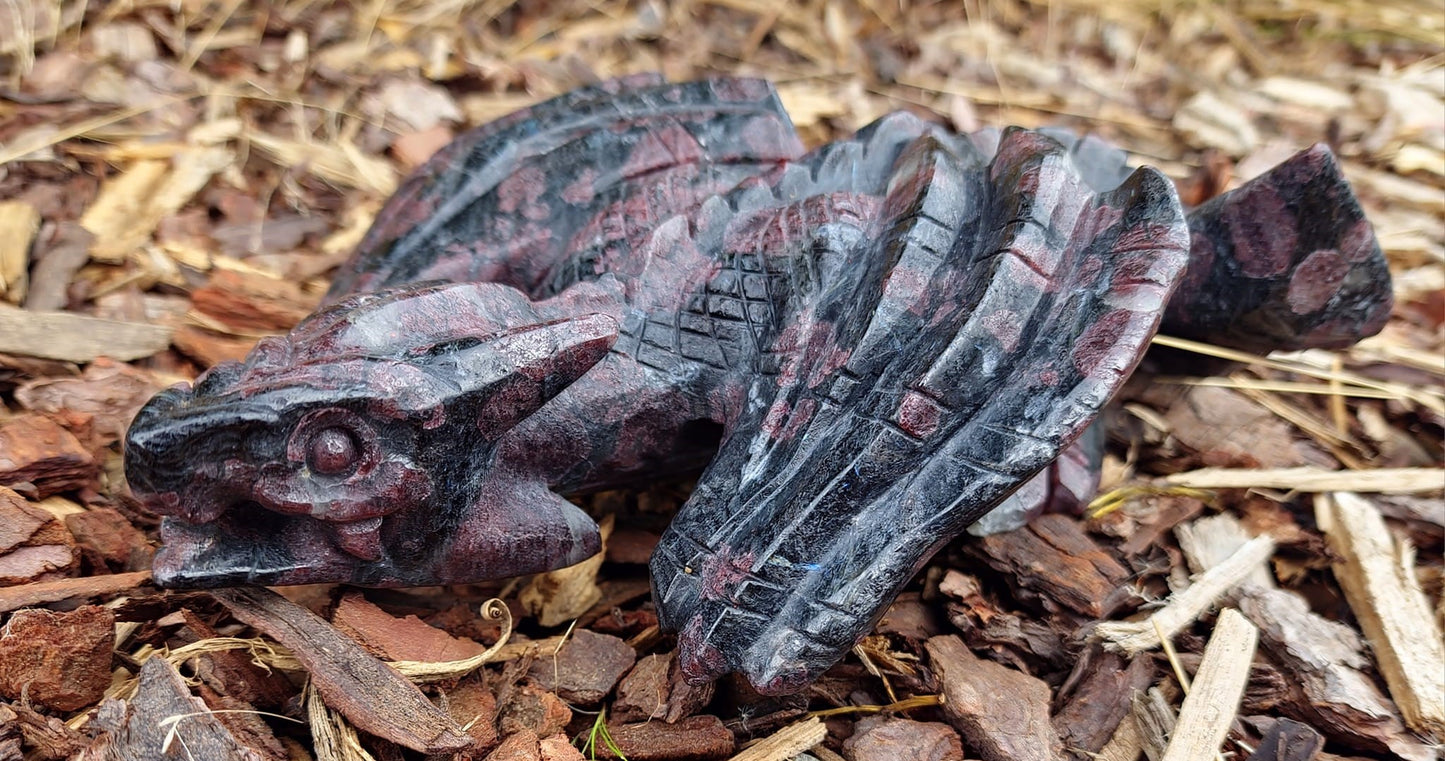 Garnet Dragon (2090g)