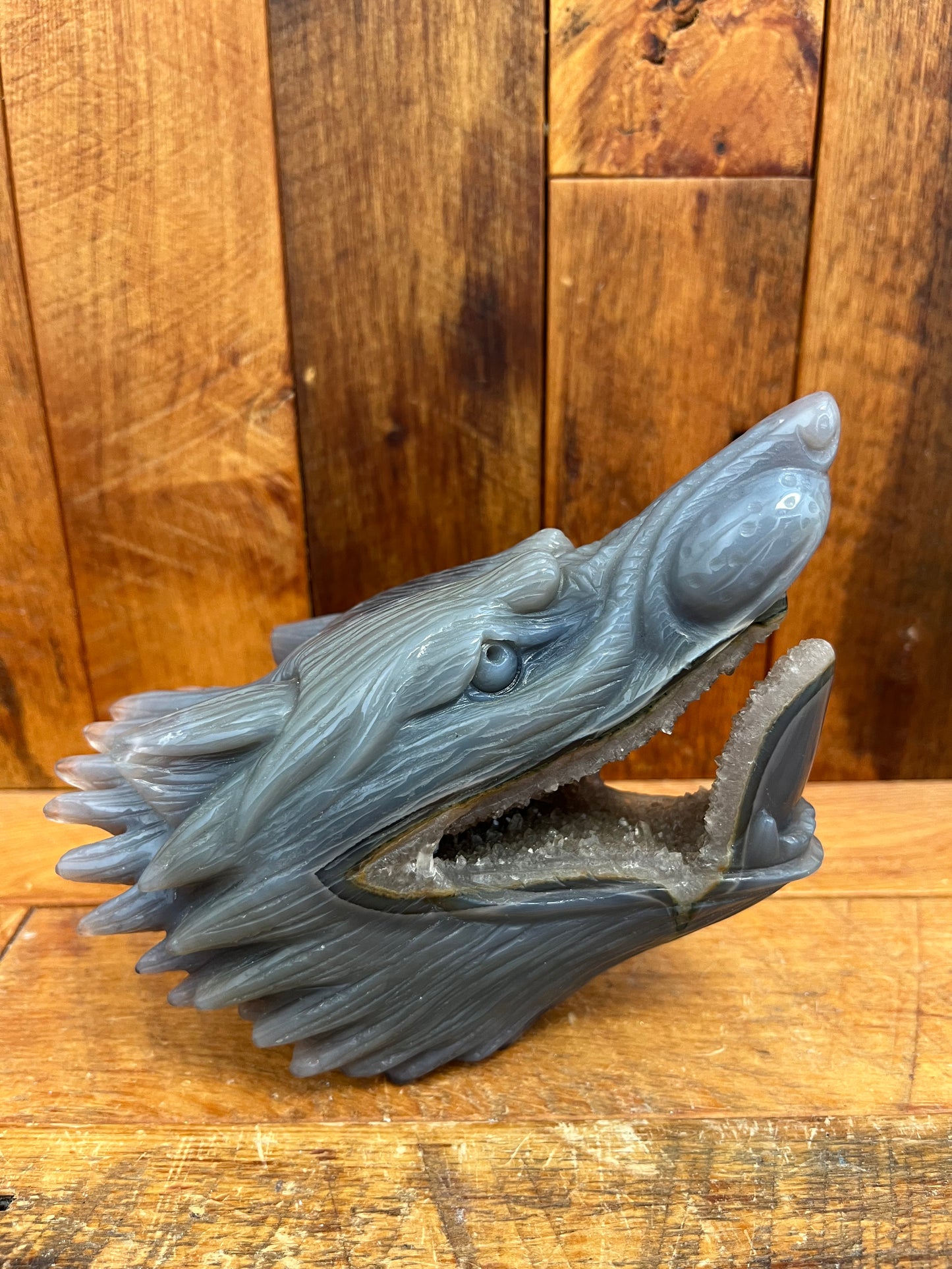 Agate Wolf Head (1194g)