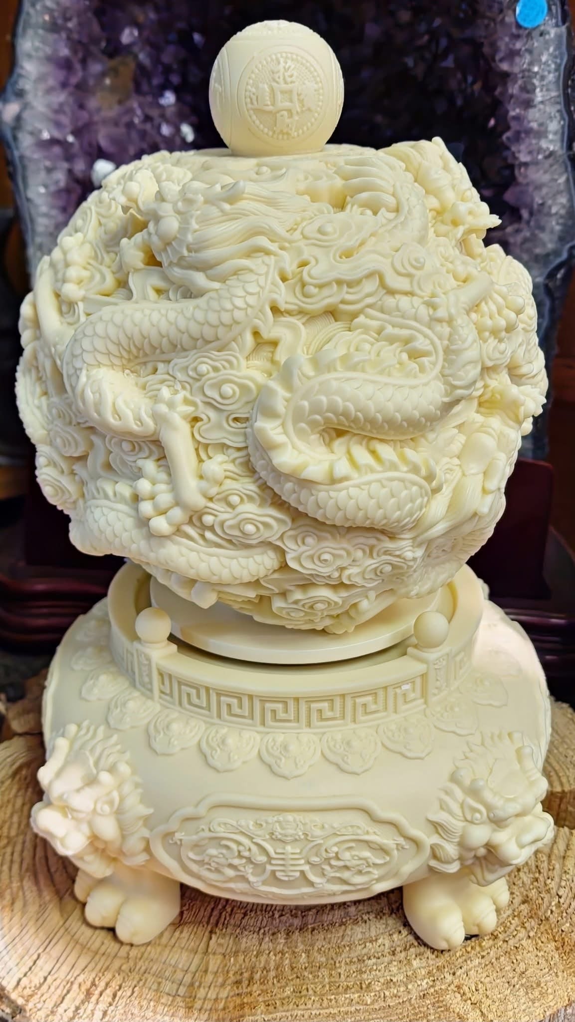 Ivory Nut Dragon Ball (2842g)