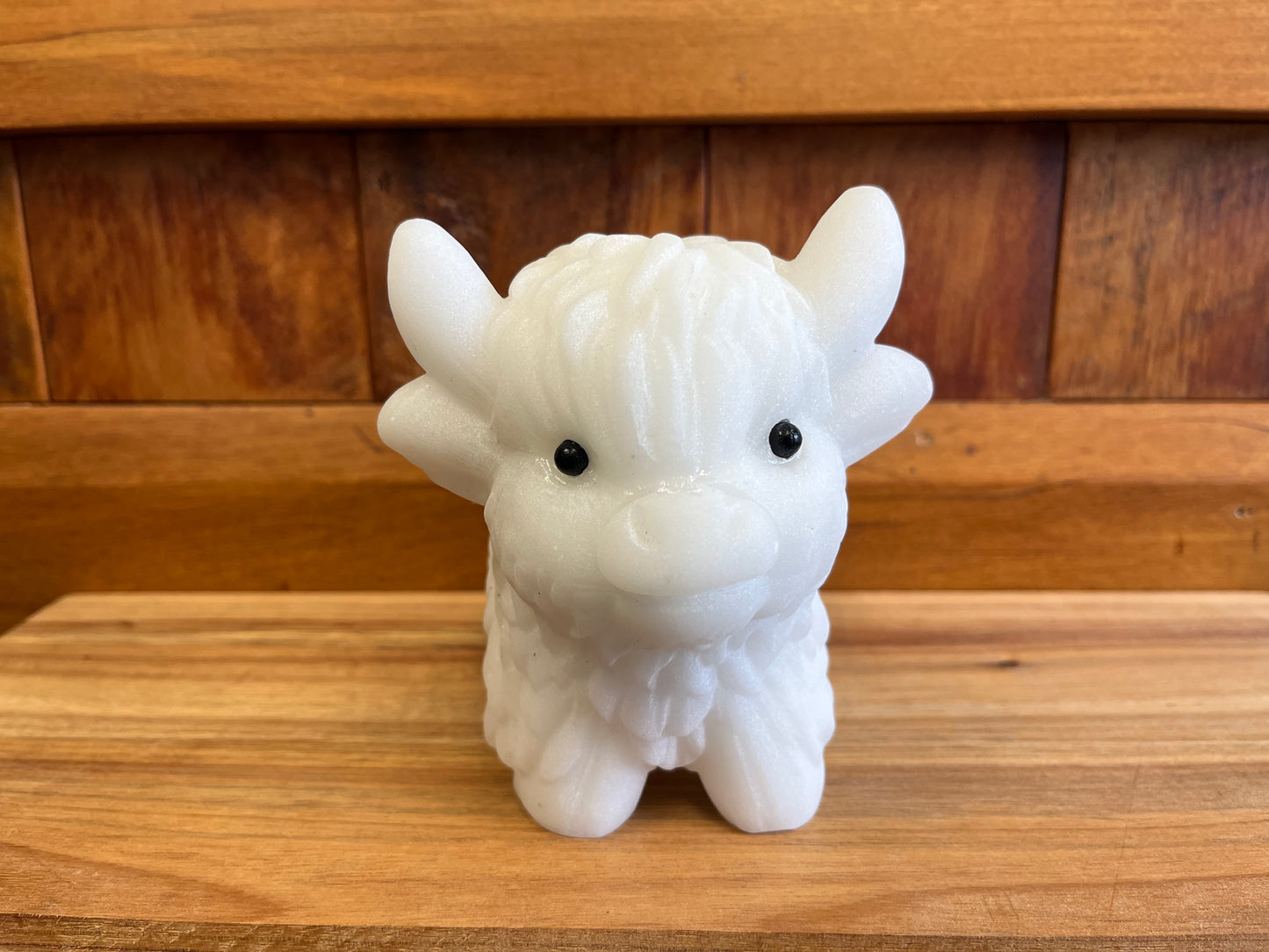 White Jade Highland Cow (1705g)