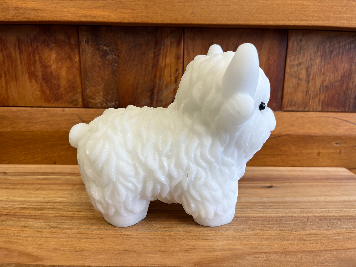 White Jade Highland Cow (1705g)