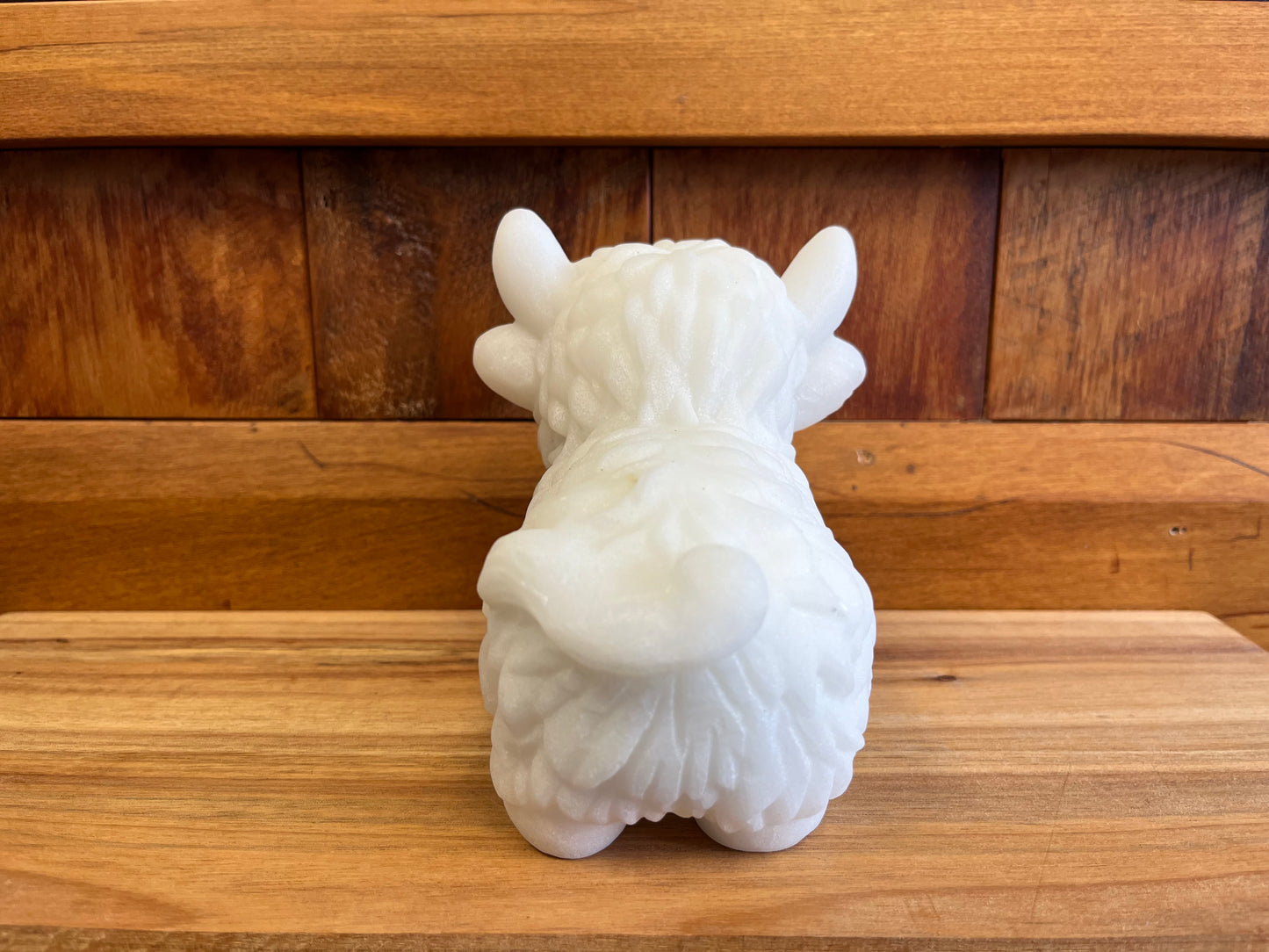 White Jade Highland Cow (1705g)