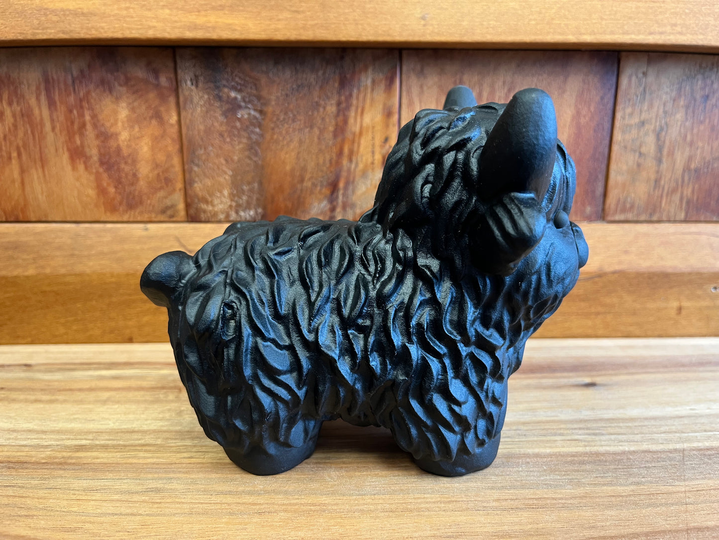 Obsidian Highland Cow (1552g)