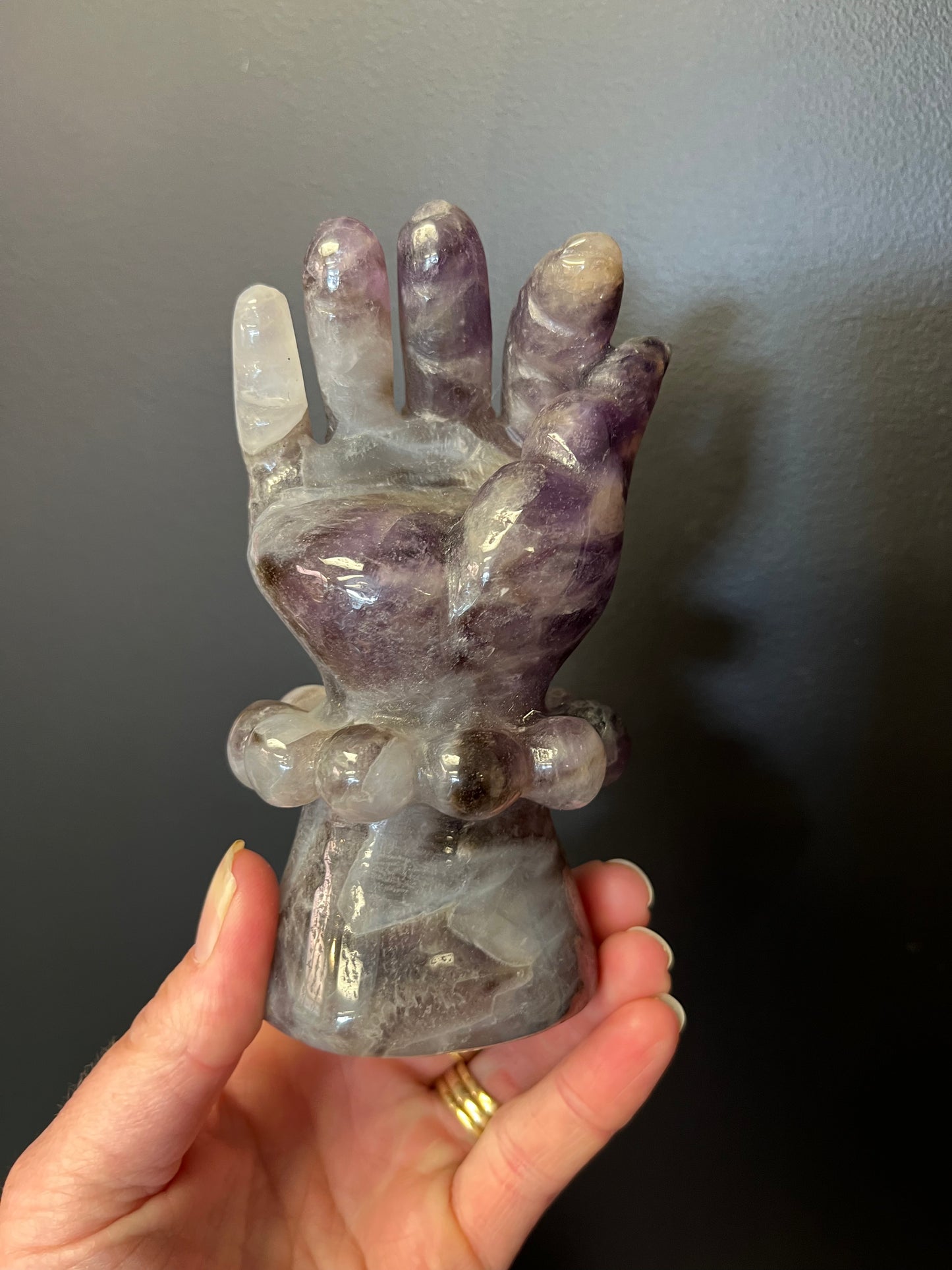 Chevron Amethyst Hand (482g)