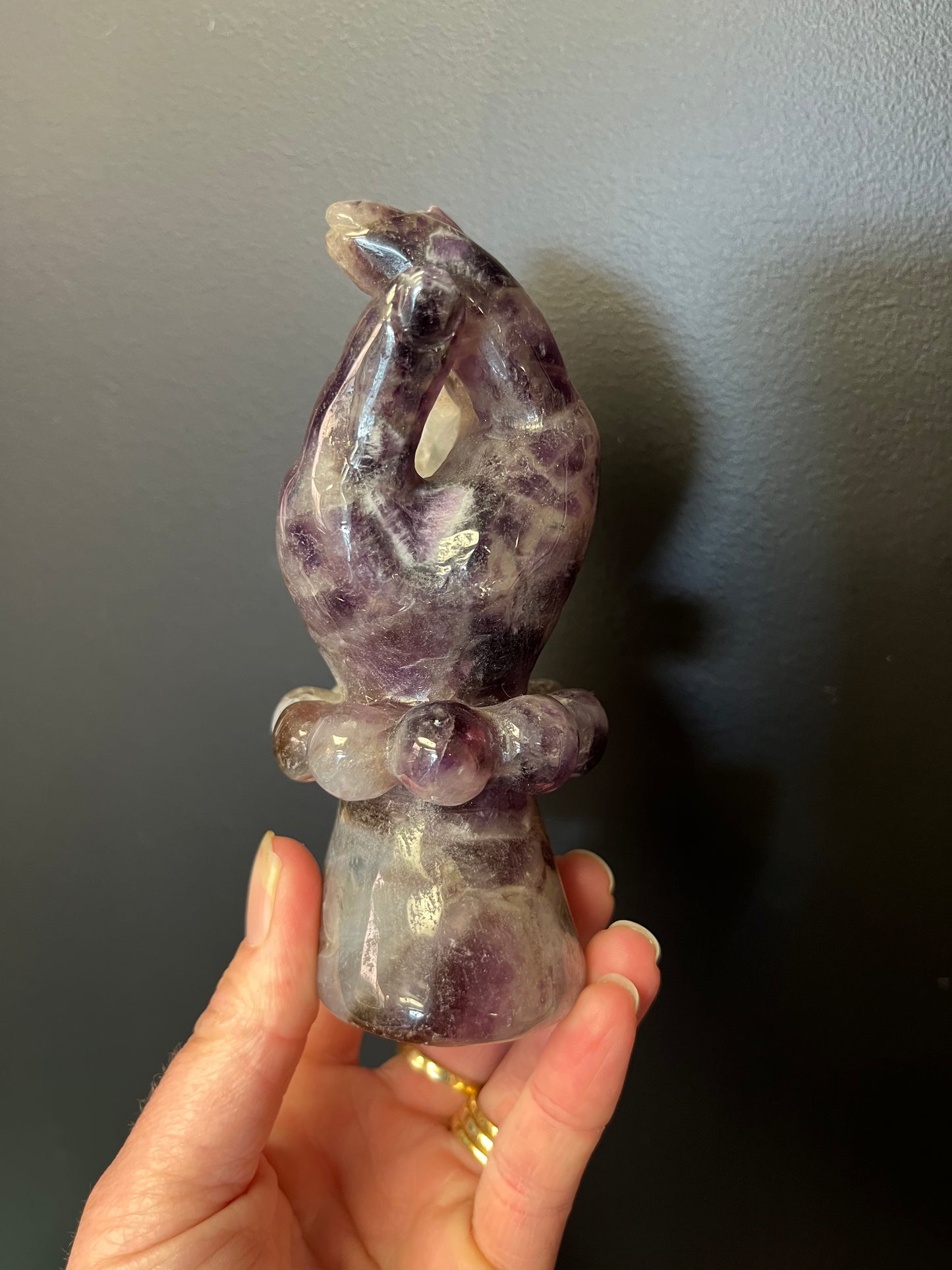 Chevron Amethyst Hand (482g)