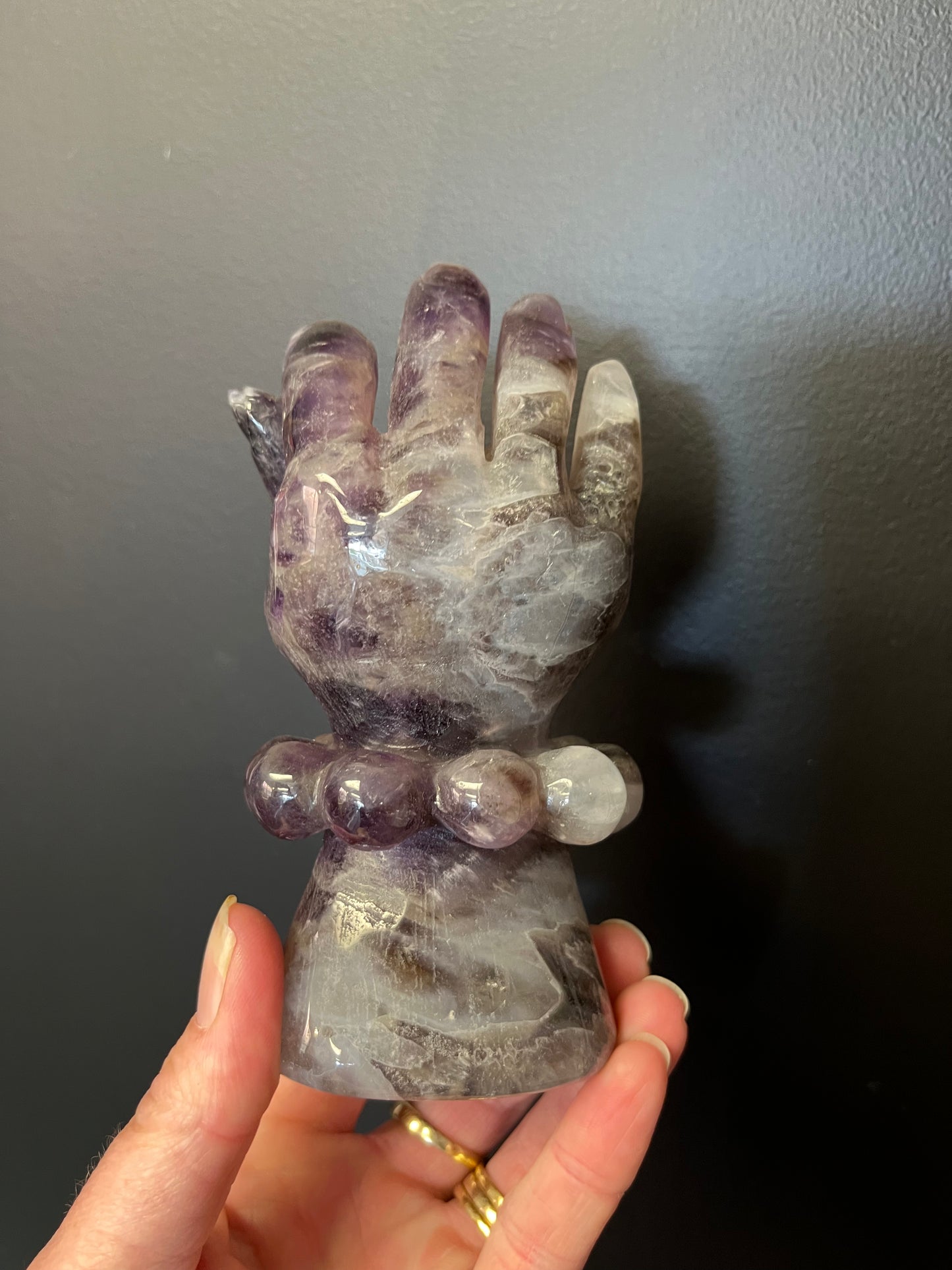 Chevron Amethyst Hand (482g)