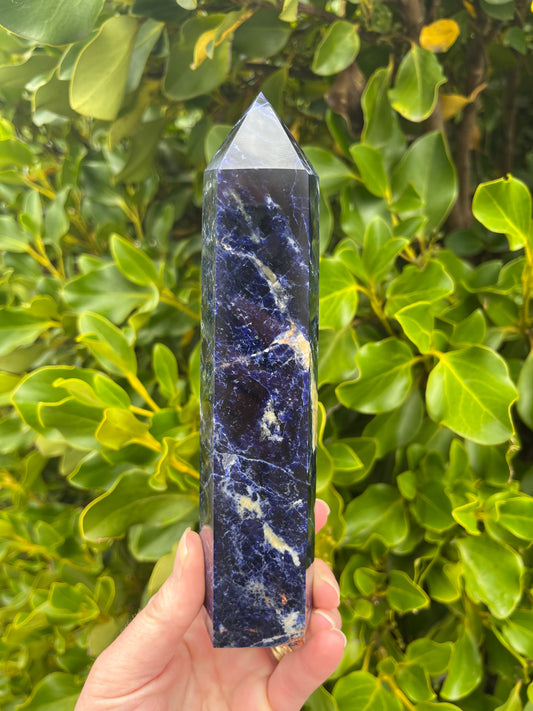 Sodalite Tower (538g)