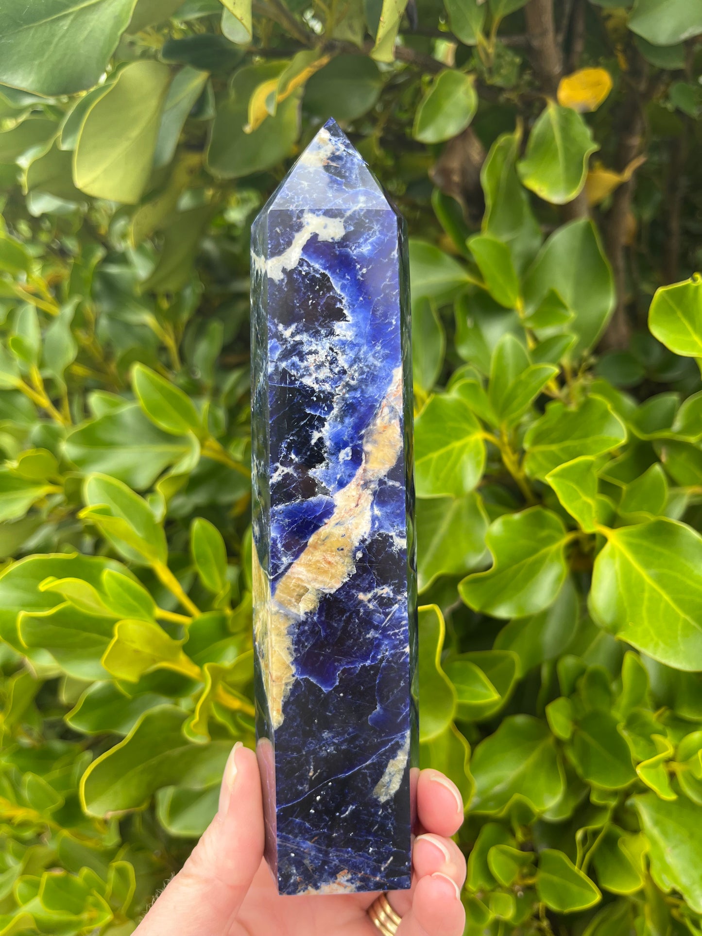 Sodalite Tower (538g)