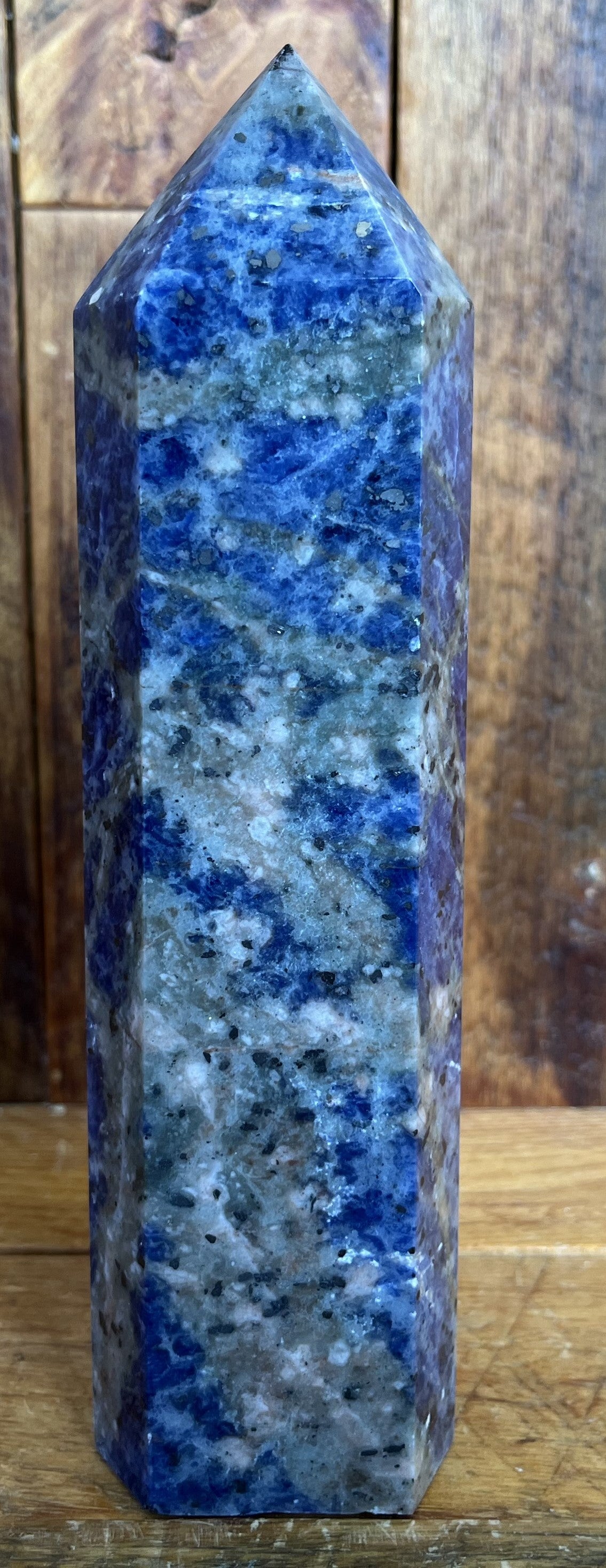 Sodalite Tower (588g)