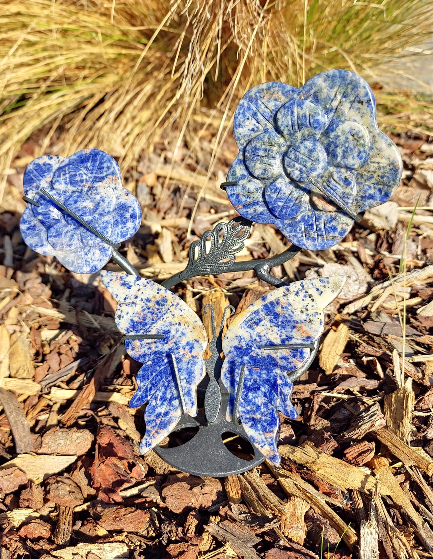 Sodalite Butterfly and Flowers (353g)